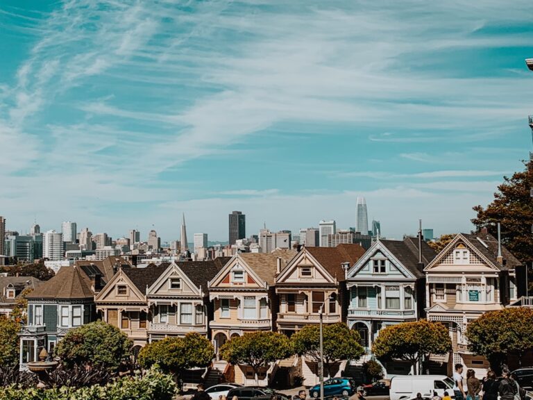 Photo crowdfunding real estate